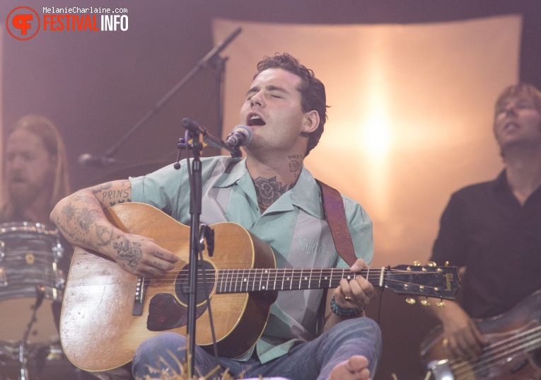 Douwe Bob op Appelpop 2019 foto