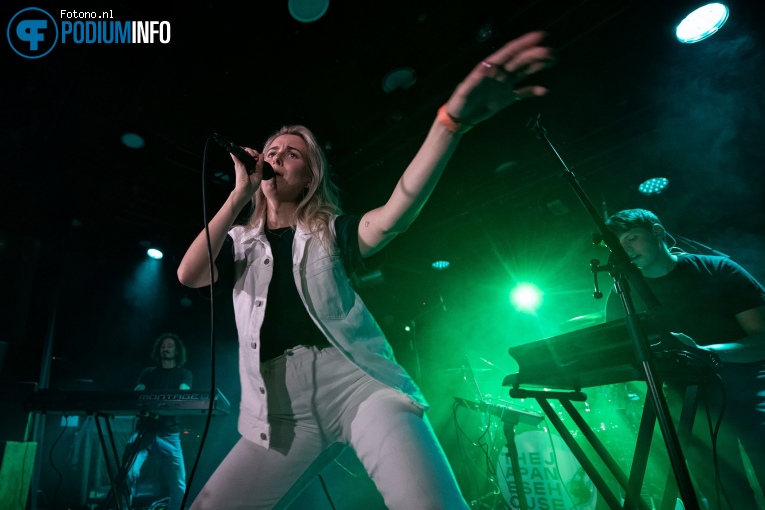 Áslaug op The Japanese House - 23/09 - Paradiso Noord (Tolhuistuin) foto