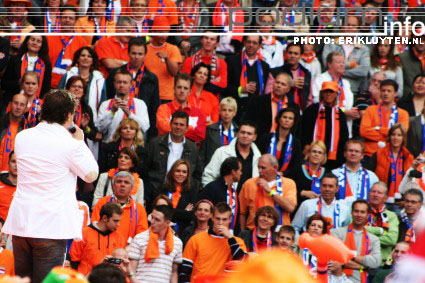 Guus Meeuwis op Guus Meeuwis - 13/6 - PSV stadion foto