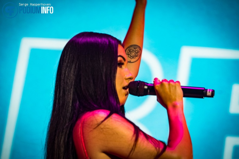 Mabel op Khalid - -01/10 - Ziggo Dome foto