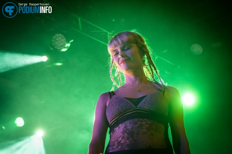The Asteroids Galaxy Tour op The Asteroids Galaxy Tour - 24/10 - Paradiso Noord (Tolhuistuin) foto