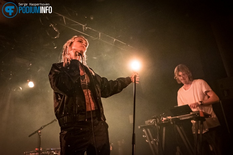 The Asteroids Galaxy Tour op The Asteroids Galaxy Tour - 24/10 - Paradiso Noord (Tolhuistuin) foto