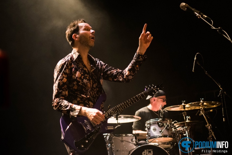 Paul Gilbert op Paul Gilbert - 12/10 - Metropool foto
