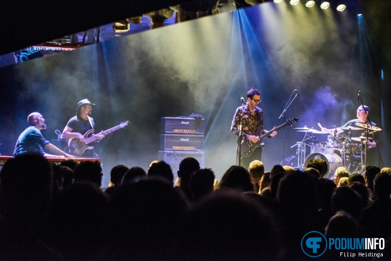Paul Gilbert op Paul Gilbert - 12/10 - Metropool foto