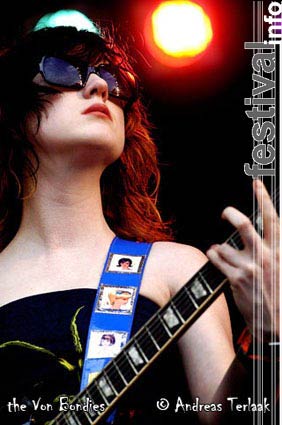 The Von Bondies op Parkpop 2004 foto