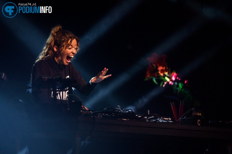 LP GIOBBI op Sofi Tukker - 26/11 - Paradiso foto