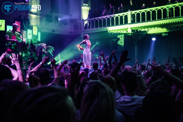 Sofi Tukker op Sofi Tukker - 26/11 - Paradiso foto