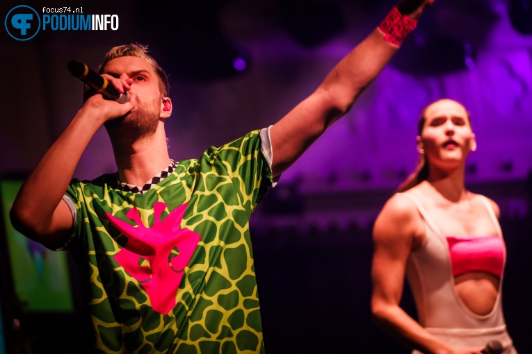 Sofi Tukker op Sofi Tukker - 26/11 - Paradiso foto