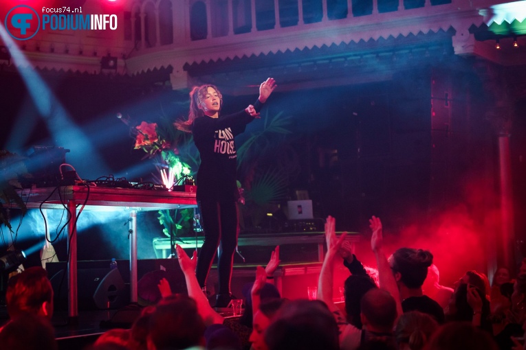 LP GIOBBI op Sofi Tukker - 26/11 - Paradiso foto