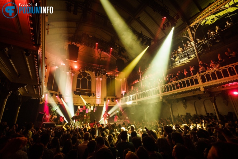 Sofi Tukker op Sofi Tukker - 26/11 - Paradiso foto