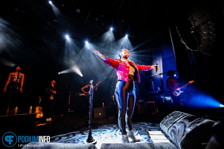 Trijntje Oosterhuis op Trijntje Oosterhuis - 01/11 - Grenswerk foto