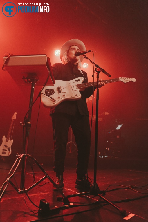 Shura op Shura - 12/11 - Melkweg foto