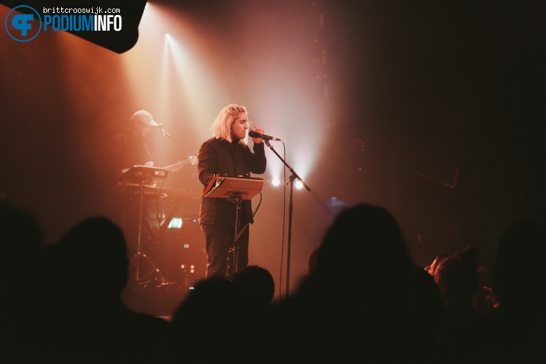 Shura op Shura - 12/11 - Melkweg foto