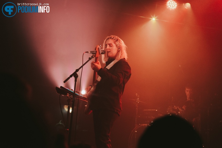 Shura op Shura - 12/11 - Melkweg foto