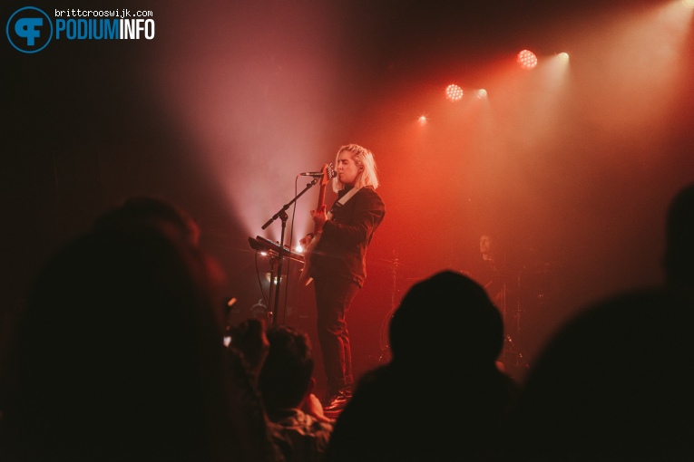 Shura op Shura - 12/11 - Melkweg foto