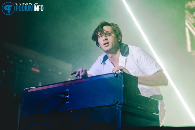 Flume (AUS) op Flume - 6/11 - AFAS Live foto