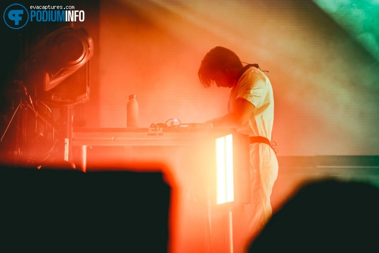 Flume (AUS) op Flume - 6/11 - AFAS Live foto