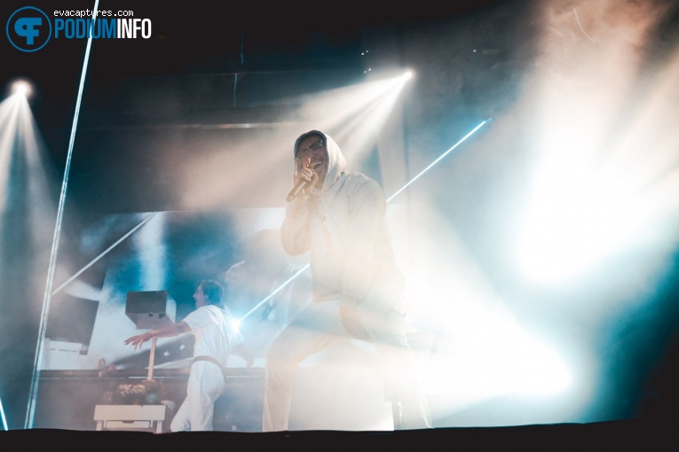 Flume (AUS) op Flume - 6/11 - AFAS Live foto