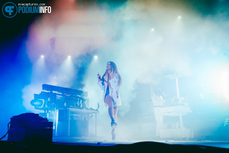 Flume (AUS) op Flume - 6/11 - AFAS Live foto