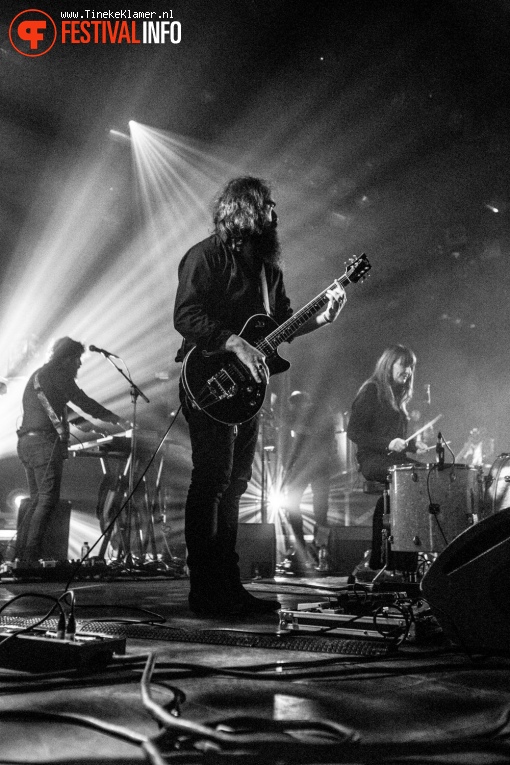 L’Épée op Altın Gün / Fat White Family / L’Épée - 07/12 - Doornroosje foto