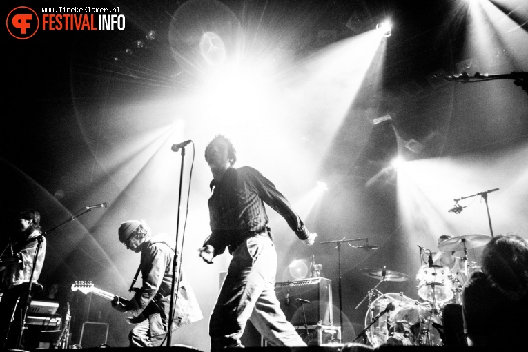 Fat White Family op Altın Gün / Fat White Family / L’Épée - 07/12 - Doornroosje foto