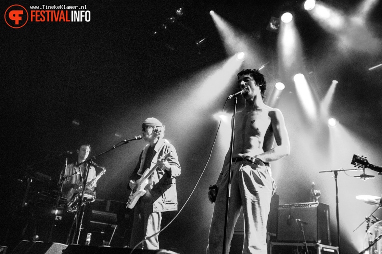Fat White Family op Altın Gün / Fat White Family / L’Épée - 07/12 - Doornroosje foto