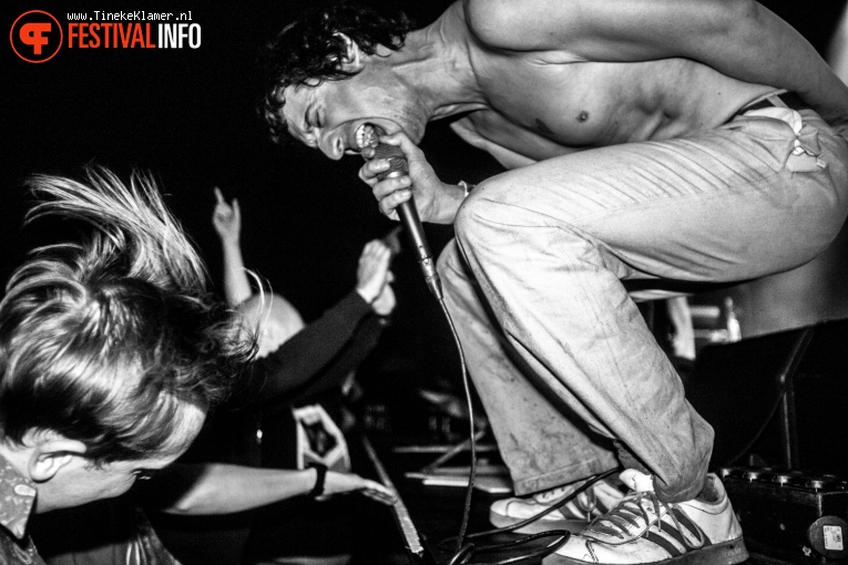Fat White Family op Altın Gün / Fat White Family / L’Épée - 07/12 - Doornroosje foto