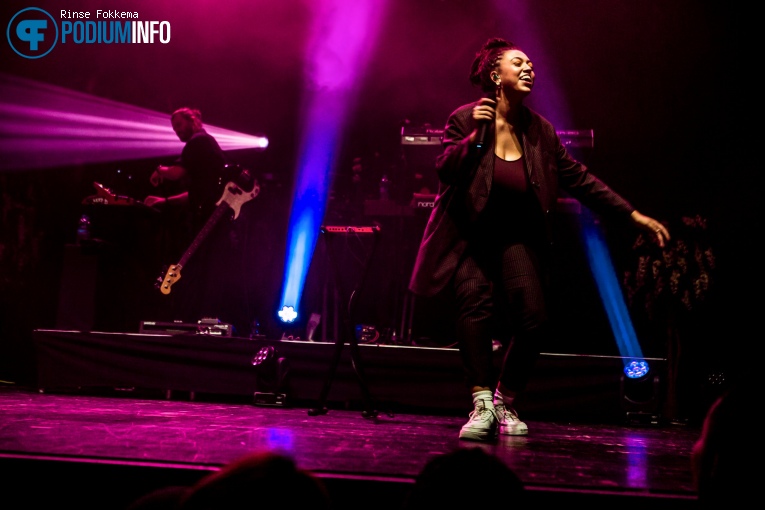 Mahalia op Mahalia - 17/12 - TivoliVredenburg foto