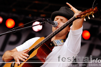 Jason Mraz op Parkpop 2008 foto