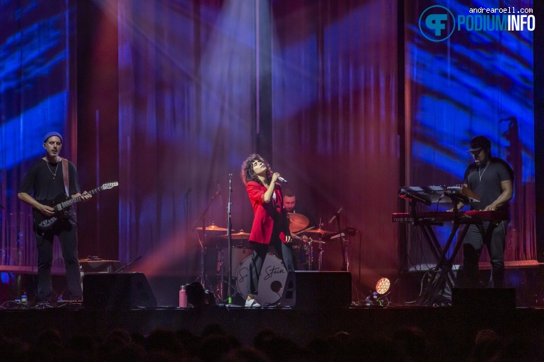 Sonia Stein op Dido - 24/11 - AFAS Live foto