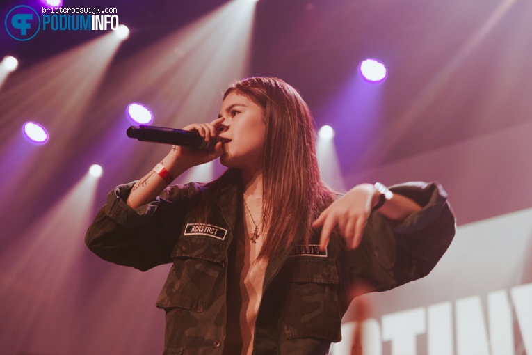 Destiny Rogers op Ruel - 04/12 - Melkweg foto