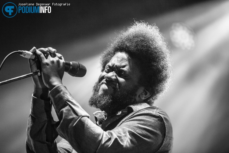 Michael Kiwanuka op Michael Kiwanuka - 26/11 - AFAS Live foto