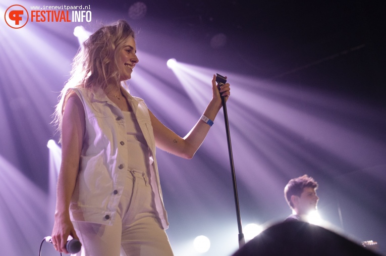 Áslaug op Popronde Eindfeest - 30/11 - Melkweg foto