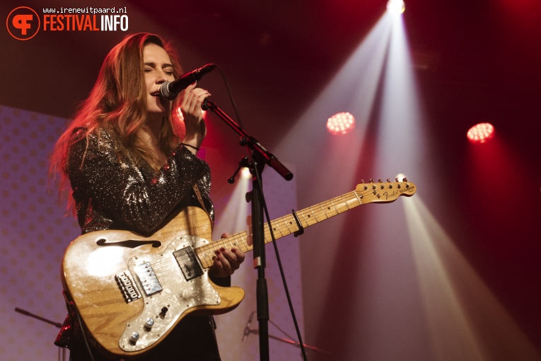 Wies (zangeres, 2008) op Popronde Eindfeest - 30/11 - Melkweg foto
