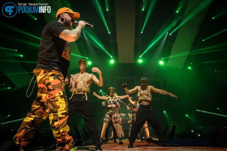 JeBroer op DJ Paul Elstak - 14/12 - Gelredome foto