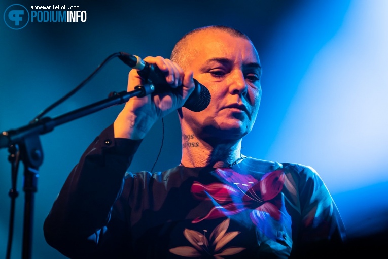 Sinead O'Connor op Sinead O' Connor - 10/01 - Doornroosje foto