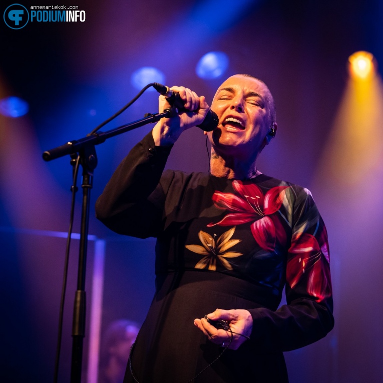 Sinead O'Connor op Sinead O' Connor - 10/01 - Doornroosje foto