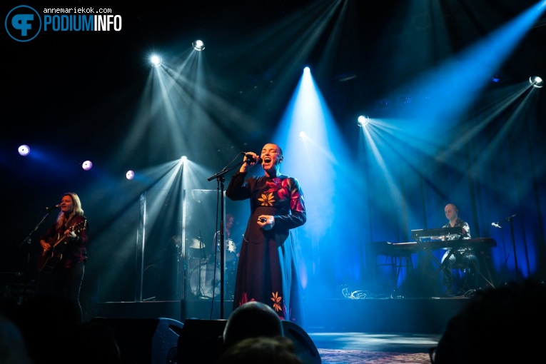 Sinead O'Connor op Sinead O' Connor - 10/01 - Doornroosje foto