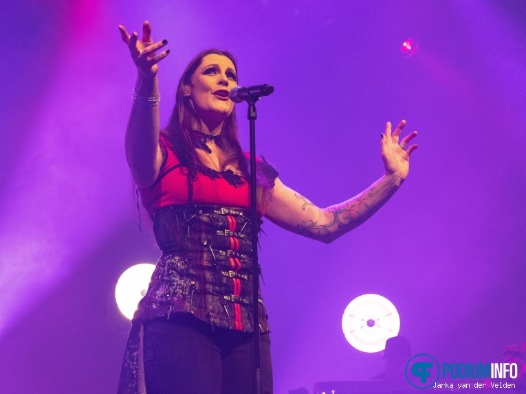 Floor Jansen op Floor Jansen - 23/01 - Doornroosje foto