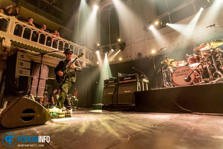 Fun Lovin' Criminals op Fun Lovin' Criminals - 09/01 - Paradiso foto