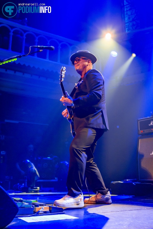 Fun Lovin' Criminals op Fun Lovin' Criminals - 09/01 - Paradiso foto