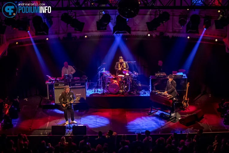 Fun Lovin' Criminals op Fun Lovin' Criminals - 09/01 - Paradiso foto