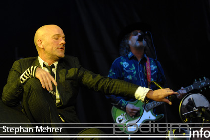 R.E.M. op R.E.M. - 2/7 - Westerpark foto