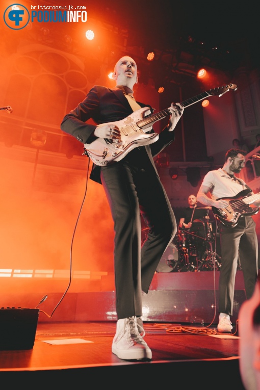 Two Door Cinema Club op Two Door Cinema Club - 21/01 - Paradiso foto