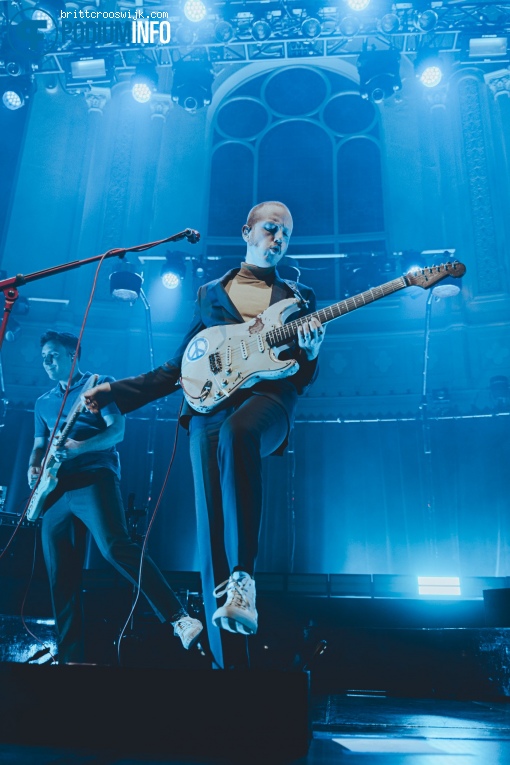 Two Door Cinema Club op Two Door Cinema Club - 21/01 - Paradiso foto