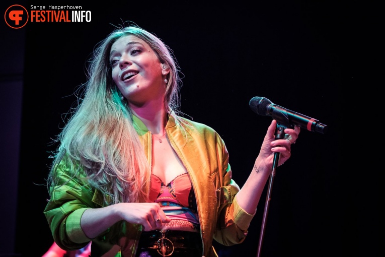 Becky Hill op Eurosonic Noorderslag 2020 - donderdag foto