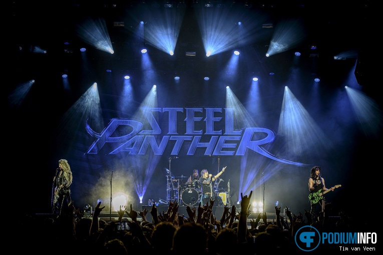 Steel Panther op Steel Panther - Heavy Metal Rules Tour - 02/02 - TivoliVredenburg foto