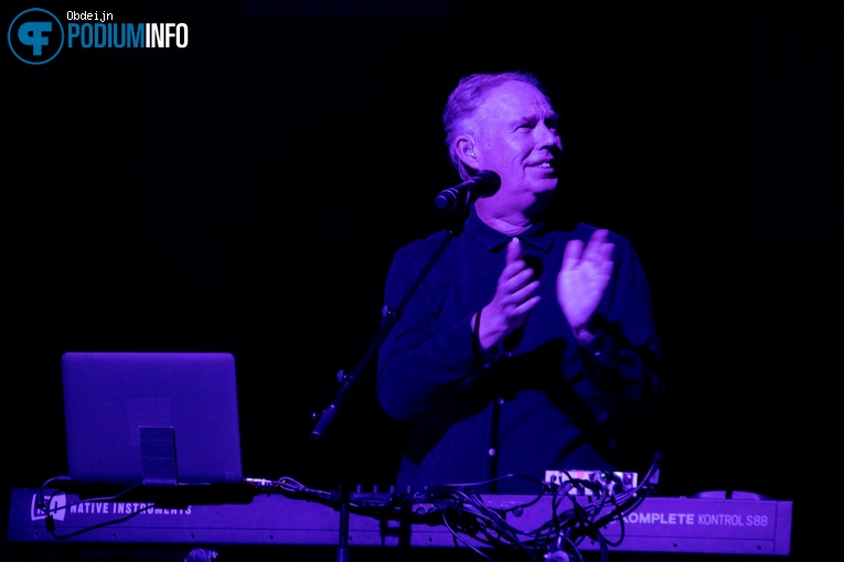 Orchestral Manoeuvres in the Dark op Orchestral Manoeuvres in the Dark - 15/02 - TivoliVredenburg foto