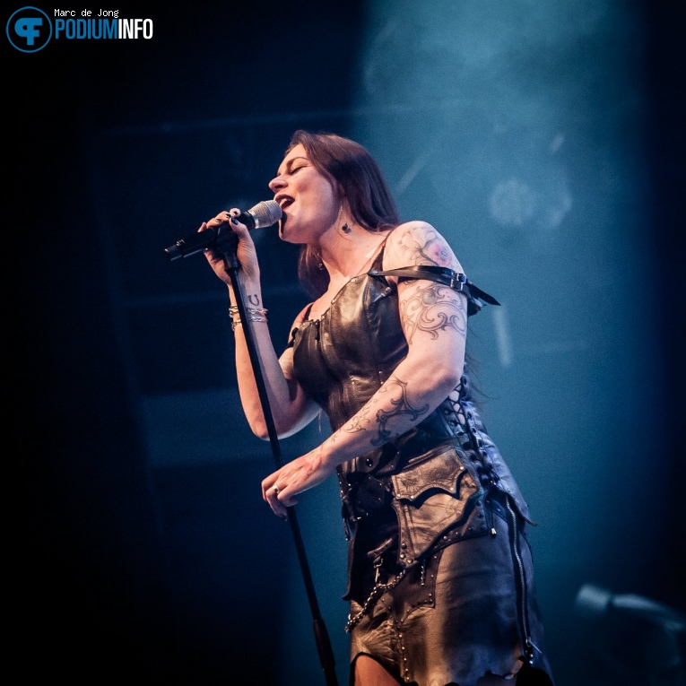 Floor Jansen op Floor Jansen - 30/01 - 013 foto