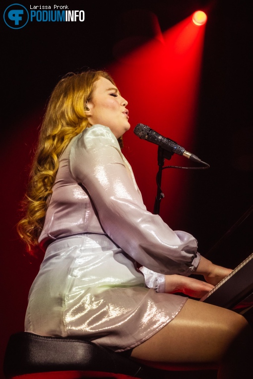 Freya Ridings op Freya Ridings - 31/01 - Melkweg foto